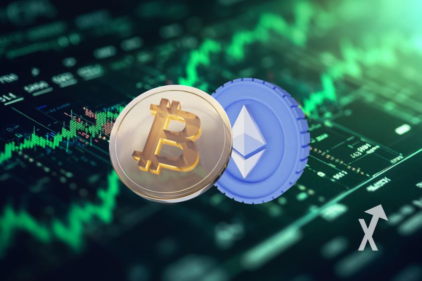 Kryptowährungen Bitcoin, Ethereum auf blauem Hintergrund.