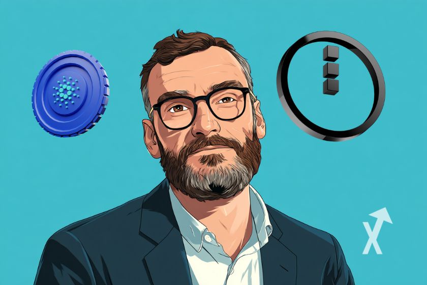 Charles Hoskinson sur un fond bleu avec coin NIGHT et Cardano