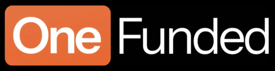 OneFunded escrito en blanco con fondo naranja bajo el 'One' y negro bajo el resto de la imagen