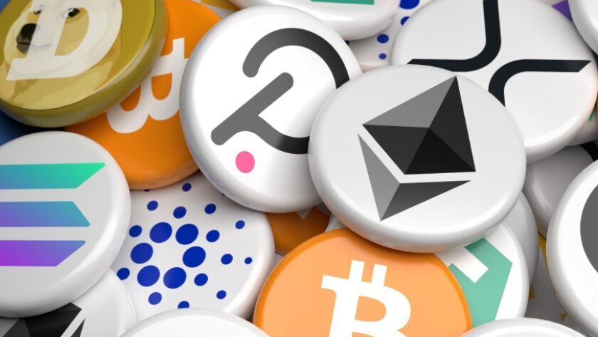 Plusieurs tokens entassés comme BTC, ETH, DOGE, SOL, ADA, BNB, USDT, XRP