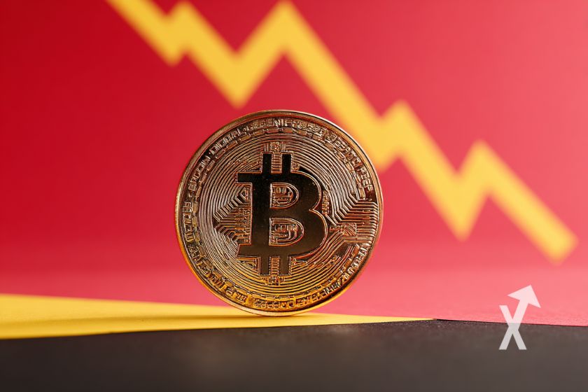 Bitcoin coin sur un fond rouge avec une traline jaune en fond