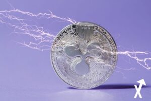 xrp coin argenté electrique autour sur fond violet clean